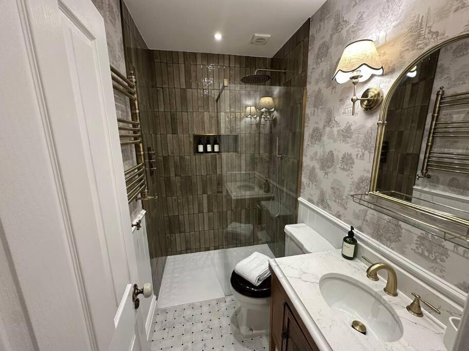 Idyllic 2bed 2bath * London