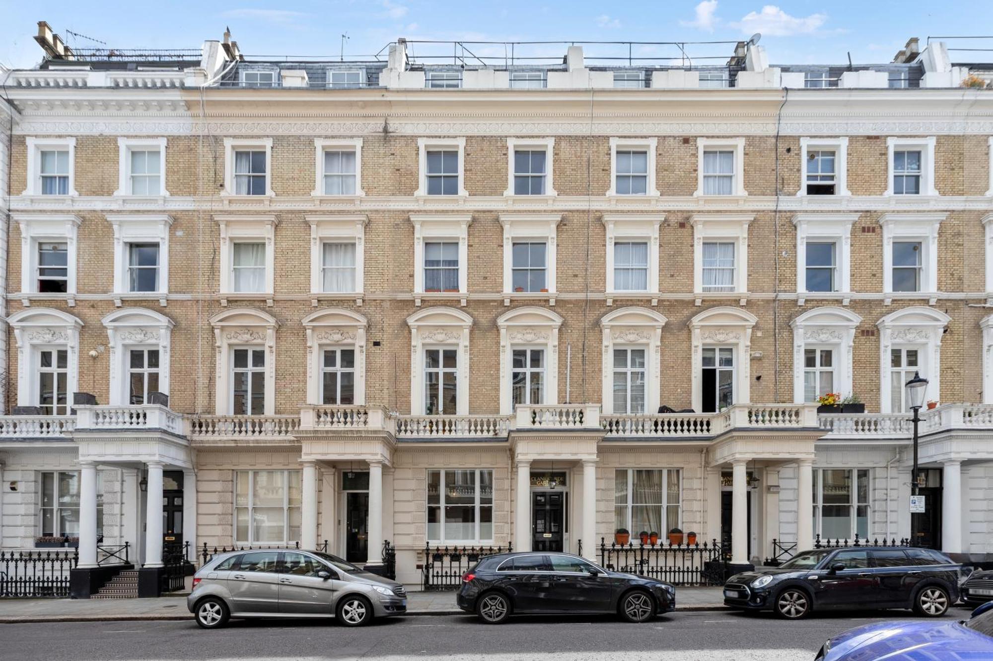 Idyllic 2bed 2bath Apartment London
